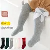 6 par/mycket födda baby tillbehör Stylish Cotton Soft Big Bow Loose Elastic Student Princess Long Tube Girls Dress Socks 240109