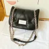 Lyxhand nya kvällspåsar äkta läderkoppling satchel herr mode axelväskor 10a designer margiela kuvert väska rem kvinnor totes plånböcker crossbody väska