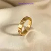 Anelli con ciondoli Anello di design Carter di lusso Gli amanti dell'anello in acciaio al titanio resistente allo sbiadimento accoppiano la casa con carte sensibili a prova di acqua Hanno una confezione regalo