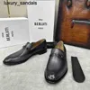 Berluti Business Leather Shoes Oxford Calfskin Handgjorda toppkvalitet Färg torkade ett steg Lefu med Metal Buckle Gentlemens Casualwq Dzts