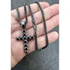 Sterling Sier Black Moissanite Oxidiserad rodiumtennis Cross Women Pendant Anpassade smyckespresent till henne