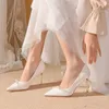 Calzado de verano para mujer Zapatos de tacón de novia para mujer Zapato de boda con tacón puntiagudo Perla Stilito Tacones altos 39 240110