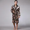 Män sommarens höst Kimono Bath Robe Silk Satin Golden Dragon Long Bathrobe Plus Size Dressing Gown Kne Längd Black Sleepwear 240110