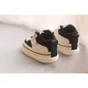 Baby Girl Skórzowe buty miękki dół mały maluch butów dziobowa dziewczyna buty butów brytyjski w stylu Brytyjczyków Pluszowe zimowe buty 240109