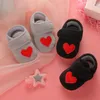 Primeros caminantes Zapatos de bebé Suela suave Niño Baotou Algodón 3-6-12 meses Nacido Primavera y otoño 898