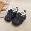 Zimowe niemowlęta botki dziecięce chłopcy chłopcy śniegowe miękki dół prawdziwy skórzany, ciepły pluszowy na świeżym powietrzu dla dzieci buty 240109