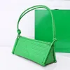 Real Leather Luxury Designer Woven Underarm Bag axelväskor Kvinnor Trendiga personlighet Triangelvävd handväska Kvällspåsar Avokado Green Mini Tote Bag Wallet