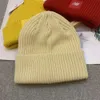 Cappello lavorato a maglia con lettera N autunno/inverno 2024 per adulti, stile versatile per coppie di berretti da uomo e da donna