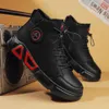 Sneakers alte da uomo alla caviglia alla moda nera alla moda con piattaforma casual Stivali eleganti in pelle impermeabile elastica da uomo