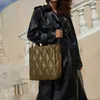 ショルダーバッグデザイナーブランドLingge Quilted Padded Large Tote Nylon Women Handbags Luxury Down Cotton Shourdled Crossbody Bag