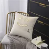 Luxe lit petit déjeuner salon canapé et chevet moderne américain oreiller coussin modèle chambre broderie oreillers couverture cadeau