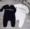 Nieuwe baby jumpsuits minimaal ontwerp jongens meisjes Pluche set Maat 59-90 Brief logo afdrukken pasgeboren baby Kruipen pak Jan10