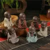 Budda posągi mały mnich kolorowy piasek ceramiczny klub geomantyczny dekoracja fioletowe figurki piaskowe herbata PET 240110