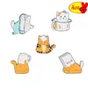 Cat Tigger Cup Emalj Pin Anime Lapel Pins för ryggsäckar Söta saker märken på ryggsäck Brosch för kläder smycken tillbehör