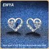 Stud EWYA Novo em 0.3CT 4mm D Cor Moissanite Brincos para Mulheres Festa 925 Sterling Silver Pass Diamond Test Heart Shape Brinco YQ240110