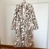 Exclusivo inverno longo com cinto leopardo falso casaco de pele de raposa mulheres sobretudos senhoras elegantes moda de rua fofo jaqueta de pele de raposa 240110