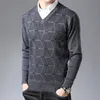 Modemärke tröja för män tröjor v hals smala passformar stickare stickad tjock varm höst koreansk stil casual kläder män 240110