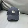 Cappello da baseball ricamato con lettera di copertura in stile americano a sei colori con triangolo vincente per adulti 2024