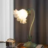 Lámpara de mesa clásica con forma de flor, lámparas de noche retro, sala de estar, lámpara de mesita de noche, lámpara de decoración del hogar.