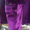 光沢のある紫色の1つのボタンベルベットブレザージャケットメンズスプリングスリムフィットクラブパーティーウェディングドレスブレザー男性ブレザー240110