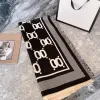 Sciarpa di design con stampa a lettere intere Bordo a righe Sciarpa firmata da donna e da uomo Sciarpe di cotone di lana autunno inverno Scialle caldo da viaggio all'aperto G241101PE-3