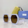 Mulheres de luxo poligonal armação redonda óculos de sol designer moda letras pernas de alta qualidade mudança de cor e lentes resistentes UV400 com capa protetora GG0772S