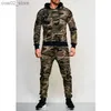 Herrspårar Nya 2 stycken Tracksuit Men's Military Hoodie sätter sublimering kamouflage muskel man höst vinter taktisk jacka byxor q230110