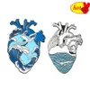 Épinglettes chaudes Mer et vagues calmes Océan en forme de coeur émail broche seringue coeur stéthoscope broches joli sac à dos revers Badge bijoux cadeaux