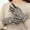 Gants pour femmes garder au chaud hiver à la mode mignon écran tactile gant de cyclisme classique F lettre étudiant coupe-vent gants à doigts fendus avec élasticité CSD2401111