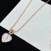 Med Box Hot Brand Neckor Designer Luxury Pendant Necklace Classic White Heart Love Jewelry Long Chain Fashion for Women