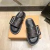 Chinelos designer slides mulheres sandálias arranhões sapatos casuais denim em relevo macio chinelo primavera conforto plano ao ar livre cinta frontal