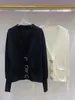 412 XL 2024 RUNDA RUNDA Brand Sweet Sweater de estilo comprimento V Neck Black Fashion Roupos de moda de alta qualidade feminino zhen
