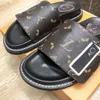 Chinelos designer slides mulheres sandálias arranhões sapatos casuais denim em relevo macio chinelo primavera conforto plano ao ar livre cinta frontal