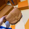 saumur bb designer bags women luxury epi leather crossbody bag circle sign hobo handbag fashion envelope bags with box 86