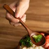 Cucharas Cuchara de sopa de madera de madera: para comer mezclar agitar cuchara de mango largo con utensilios de cocina de estilo japonés amigable