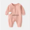 Pullover lawadka 0-6m lente herfst herfst pasgeboren baby meisje jongen romper katoen solide zacht baby jumpsuit met vleugelcasual kleding voor meisjes jongen H240508