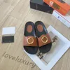 Sandali firmati con diapositive Pantofole da spiaggia Sandali piatti classici Infradito in pelle da donna estiva di lusso Uomo Donna