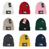 2024 unisex en iyi tasarımcılar lüks kafatası kılıfı kış fasulyesi moda tasarımı örme şapka sonbahar şapka mektubu 10 renk unisex sıcak şapka takılmış şapka