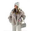 Frauen Jacken Verdickung Lammwolle Pelzigen Mode Winter Mantel Revers Langarm Taschen Frauen Mantel 2024 Luxus Solide Dame Top