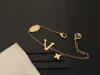 Kvinnor 18K Gold Plated Classic Fashion Charm Armband Four-Leaf Clover Designer Jewelry Elegant Pearlets armband för kvinnor Högkvalitet