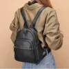 Skolväskor Kvinnor Real Cow Leather ryggsäckar för flickor SAC A DOS Casual Daypack Black Fashion Ryggsäck Kvinnliga mochila ryggsäck