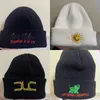 Bonnets de conception de broderie personnalisés bricolage équipe équipe élastique tricoté chapeau hiver chaud chapeau hommes et femmes chapeau 240110