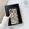 Luxe Plating Rimpel Golvend Krullend Rand Telefoon Case Voor iPhone 15 11 12 13 14 Pro Max 3D Oneffenheden Zachte Camera Bescherming Cover 100 stks