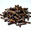 Colliers 100 pcs Nouveau Bois Jésus Croix Pendentif Charmes Chrétien Catholique Croyants Foi Ornements Bijoux Lots Lr4100