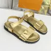 10a casual sandaler designers skor mode ny guld metall spänne krok slinge kohud kvinnors sko denim platt häl dam strand designer sandal 35-42