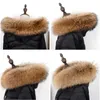 Berets Real Raccoon Fur Collar Chapéus Stripe Down Jacket Algodão Casaco Acessórios de Pele Poncho Feminino Inverno Cachecol