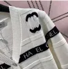 Kadınlar Sıradan V Boyun hırkalı Sweaters Örme Tasarımcı Kızlar Azaltılmış Yaş Baharı Sonbahar Baskısı Jacquard Sweater Kadın için