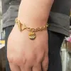 Inledande charmarmband gyllene 14k gult guld 26 bokstäver alfabetarmband för kvinnor flickor nya modesmycken