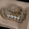 Femmes Broches Designer G Coeur Broche De Luxe Broches Bijoux De Mode Filles Broche Marque Ornements Broche Accessoires De Mariage Perle Broche