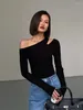 T-shirt da donna T-shirt sexy nera con spalle scoperte T-shirt a maniche lunghe slim tinta unita T-shirt basic femminile Primavera Autunno Abbigliamento coreano T-shirt